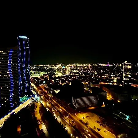 Full Deniz Manzarali Izmir'in Merkezinde Muhtesem Bir Rezidans *